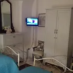 Longo De Bellis Couette-café