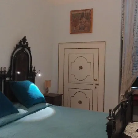 Longo De Bellis Барі