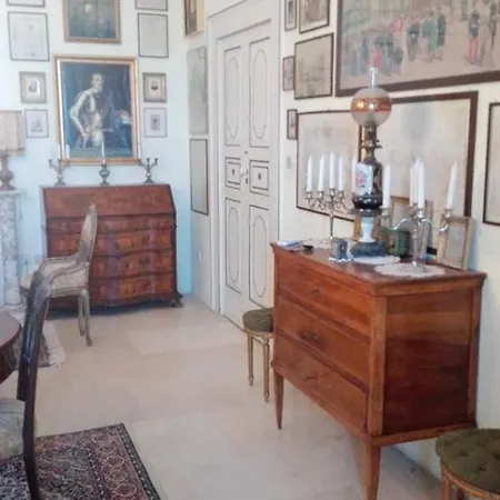 Longo De Bellis Барі