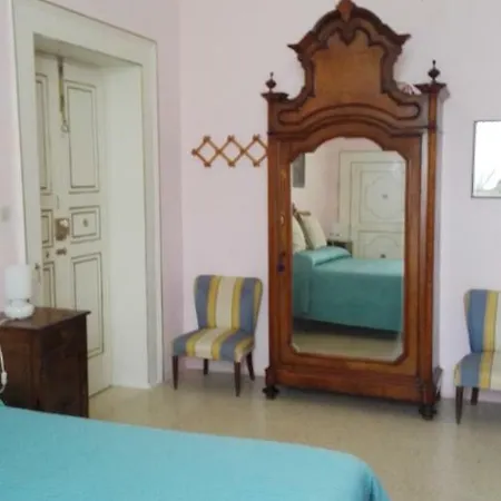 Longo De Bellis Барі