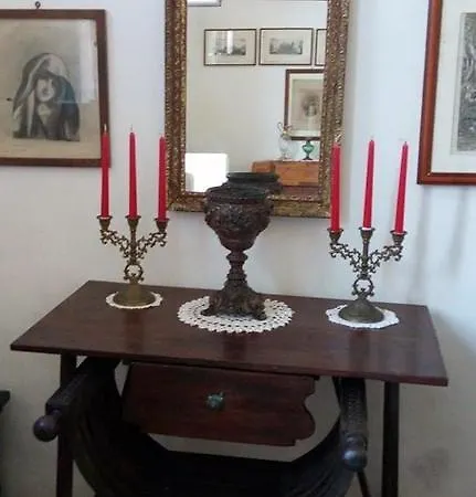 Alojamento de Acomodação e Pequeno-almoço Longo De Bellis 4*