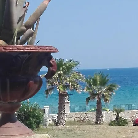 Longo De Bellis Panzió Bari